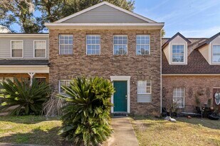 2387 Gregory Dr in Tallahassee, FL - Building Photo
