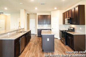 2079 Chelsea Grv in New Braunfels, TX - Building Photo - Building Photo