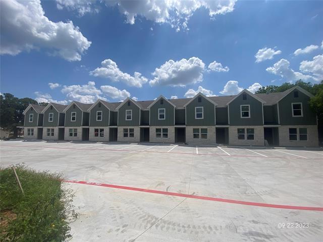 402 Garrett Ct in Stephenville, TX - Building Photo