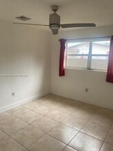 20154 NW 12th Pl in Miami, FL - Foto de edificio - Building Photo