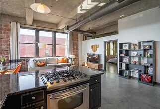 1535 Walnut St, Unit 604 in Kansas City, MO - Foto de edificio - Building Photo