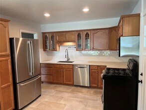 5417 De Milo Dr in Houston, TX - Foto de edificio - Building Photo