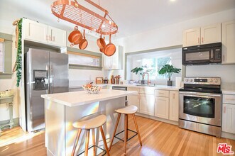 1600 N Kingsley Dr in Los Angeles, CA - Building Photo - Building Photo