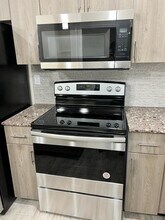 5101 N Hiawatha Dr, Unit 4 in Pharr, TX - Building Photo - Building Photo