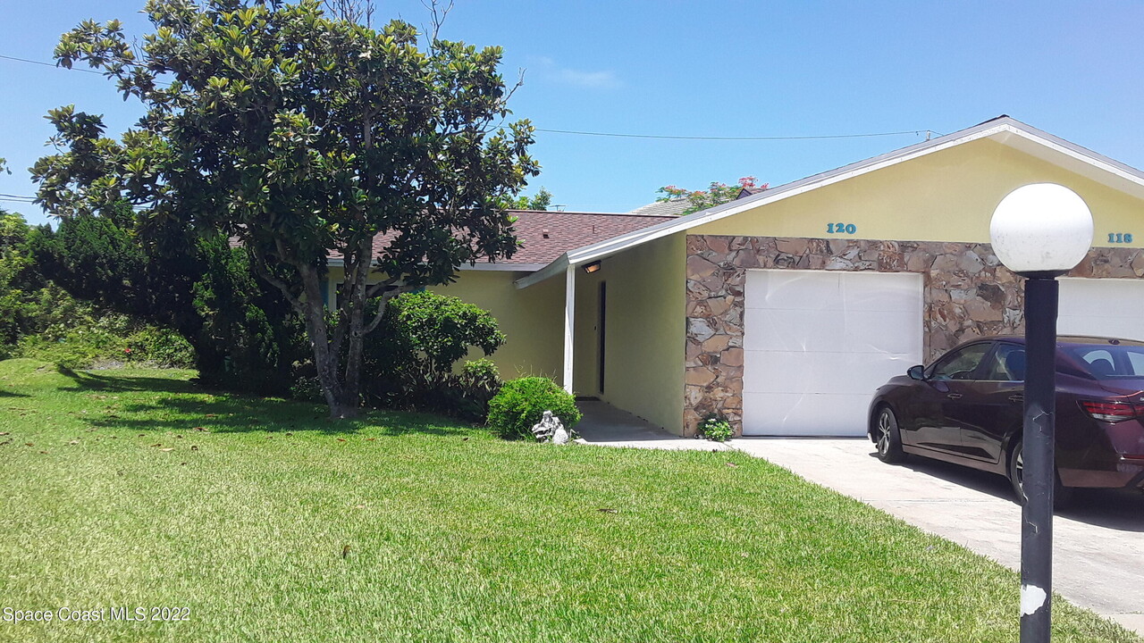 120 Harmony Pl in Melbourne Beach, FL - Building Photo