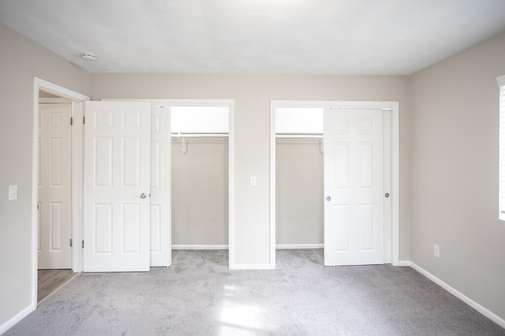 Country Manor Apartments in ster, NY