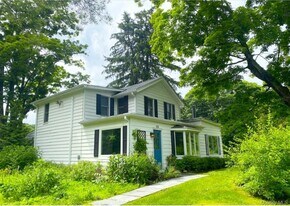 1640-1642-1642 Bulls Head Rd in Clinton Corners, NY - Building Photo