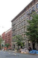 445-447 W 56th St in New York, NY - Building Photo