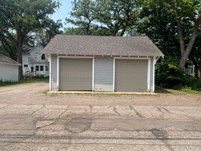 812 6th Ave S in St. Cloud, MN - Building Photo - Building Photo