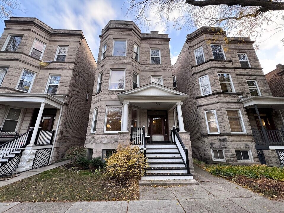 2251 W Giddings St in Chicago, IL - Building Photo