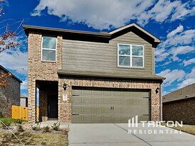 837 Mallorie Ln in Ferris, TX - Building Photo