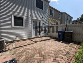 7490 Stonetrail Way in Reynoldsburg, OH - Building Photo - Building Photo