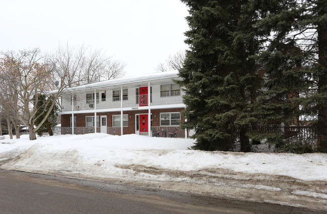 7400 Lyric Ln NE in Fridley, MN - Building Photo - Building Photo