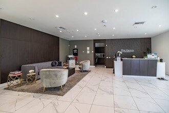 Pine Groves in Homestead, FL - Foto de edificio - Lobby