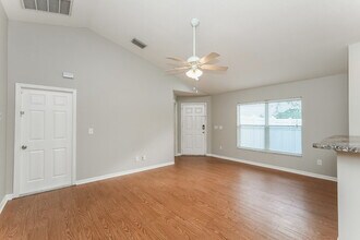 8636 Hawbuck St in Trinity, FL - Building Photo - Building Photo