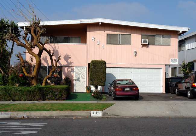 831 S Flower St in Inglewood, CA - Building Photo - Building Photo