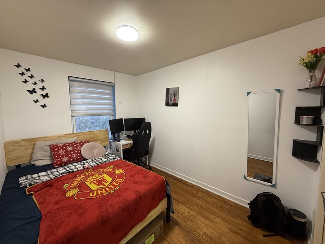 10-537 Steeles Ave W in Toronto, ON - Building Photo - Building Photo