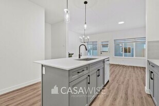 17314-1736a 6a St NE in Edmonton, AB - Building Photo