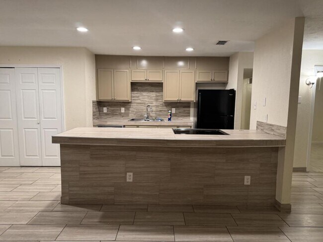 5301 Gibson Dr in The Colony, TX - Building Photo - Building Photo