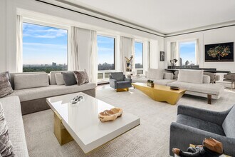 220 Central Park S-Unit -37B in New York, NY - Building Photo - Building Photo