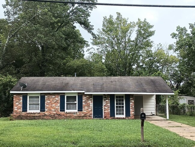 property at 224 Southlawn Dr