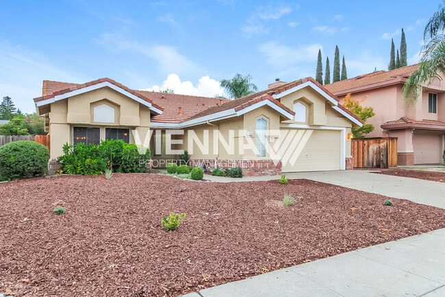 1418 Lorimer Way in Roseville, CA - Building Photo - Building Photo