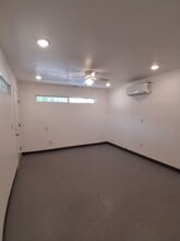 4864 E University Ave in Fresno, CA - Building Photo - Building Photo