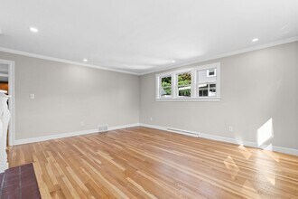 9 Home Ave in Natick, MA - Building Photo - Building Photo
