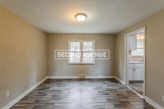 5716 Brinley Dr in Verona, PA - Building Photo - Building Photo