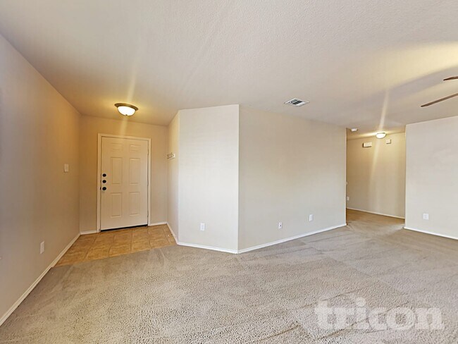 7028 Derbyshire Dr in Fort Worth, TX - Foto de edificio - Building Photo