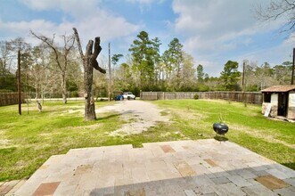 6418 Treaschwig Rd in Spring, TX - Foto de edificio - Building Photo