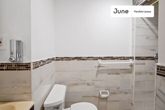 534 E 14th St in New York, NY - Building Photo - Building Photo