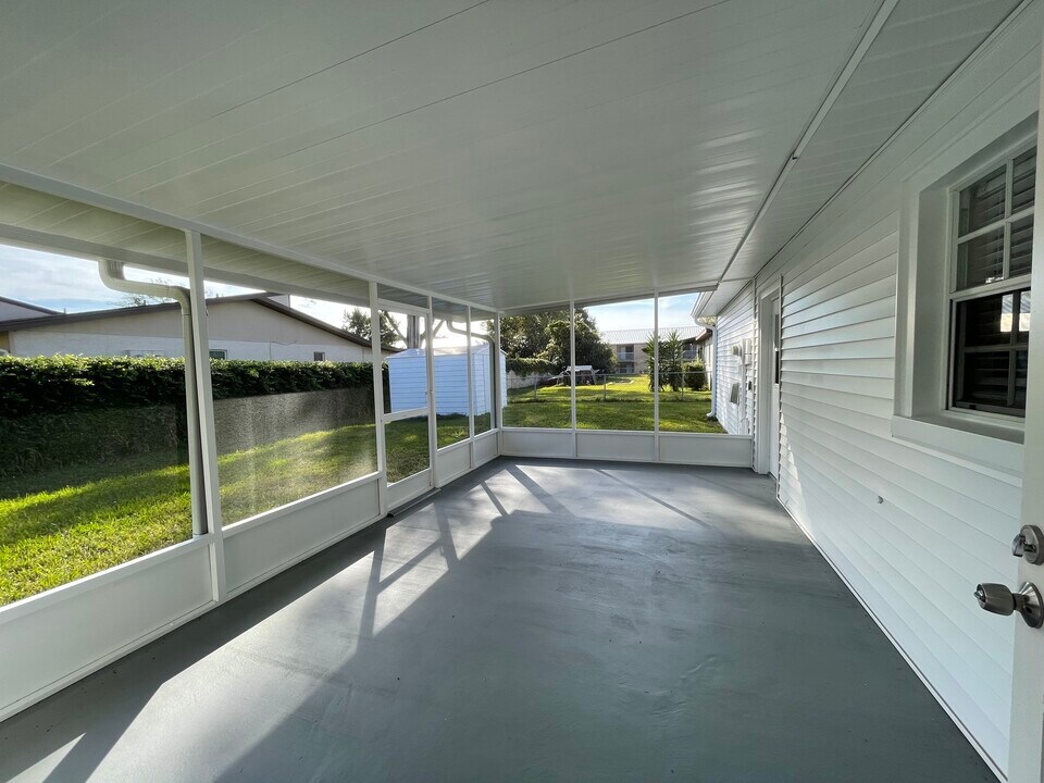 2122 Sylvester Ct in Lakeland, FL - Building Photo