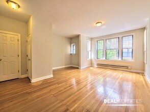 721 W Barry Ave in Chicago, IL - Building Photo - Building Photo