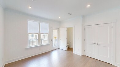 1457 Briar Creek Rd in Charlotte, NC - Building Photo - Building Photo