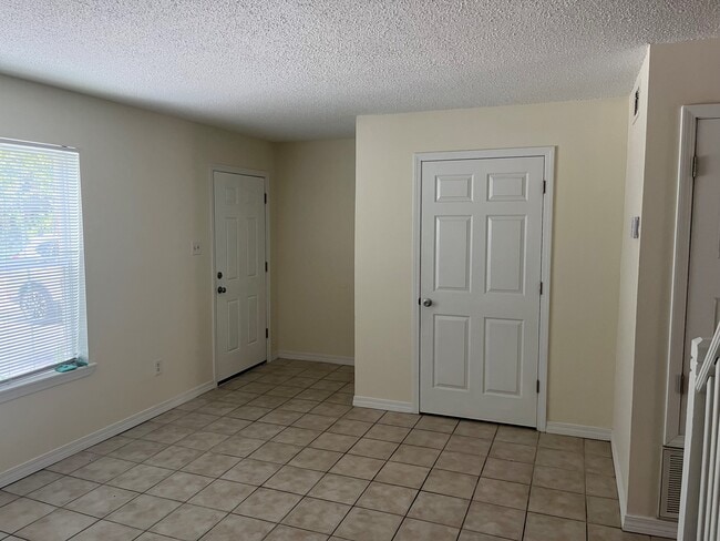 1207 Canal St, Unit 5 in Pascagoula, MS - Building Photo - Building Photo