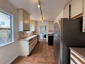 Stever Court-3 bed 2 bath in Culver City c in Culver City, CA - Building Photo - Building Photo