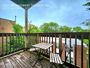 1367 E 56th St in Chicago, IL - Building Photo - Building Photo