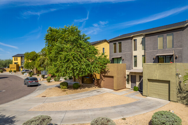 9th Street Lofts in Phoenix, AZ - Foto de edificio - Building Photo