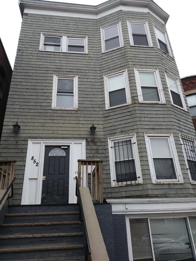 852 Huntington Ave, Unit 2