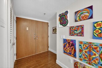 9960 S Ocean Dr in Jensen Beach, FL - Foto de edificio - Building Photo