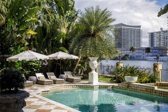 5801 Pine Tree Dr in Miami Beach, FL - Building Photo - Building Photo
