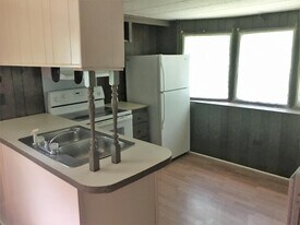 32 Counterfeit Way in Bunker Hill, WV - Building Photo