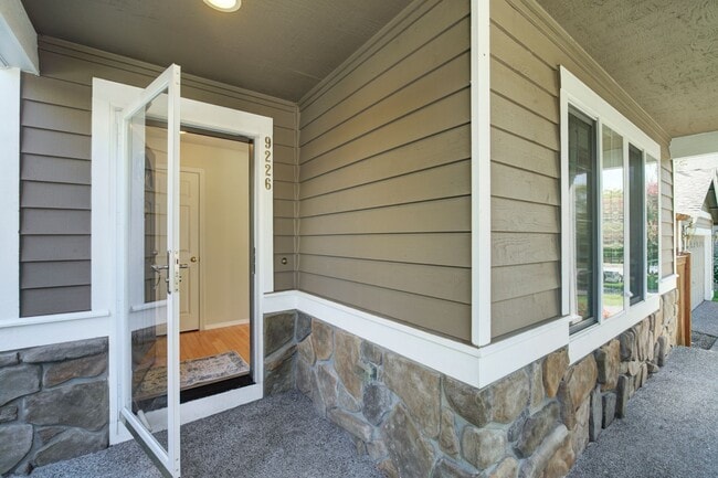 9226 229th Pl NE in Redmond, WA - Building Photo - Building Photo