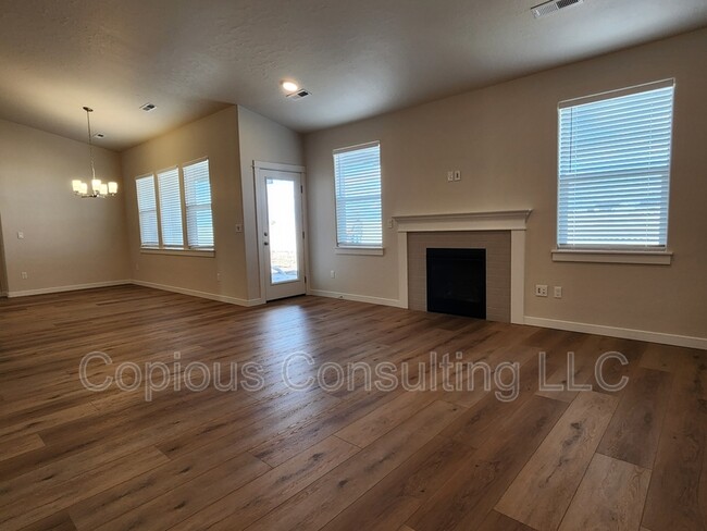 11344 Shadow Gln Dr in Caldwell, ID - Foto de edificio - Building Photo