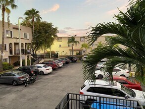 551 NW 82nd Ave-Unit -519 in Miami, FL - Building Photo - Building Photo