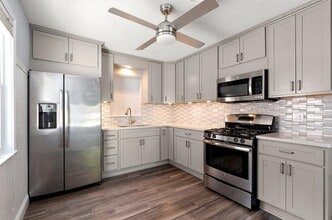 9604 S Knox Ave in Oak Lawn, IL - Foto de edificio - Building Photo