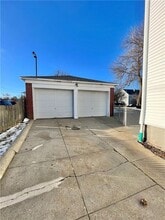 1577 Cranston St in Cranston, RI - Building Photo - Building Photo