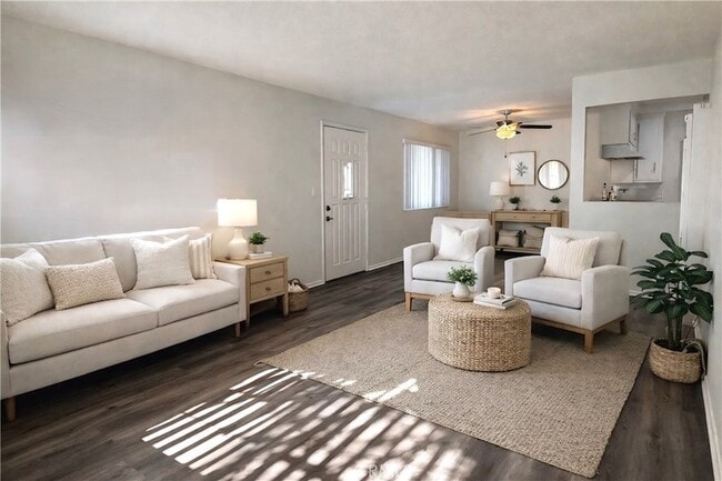 12425 Harris Ave, Unit 1 in Lynwood, CA - Building Photo - Building Photo