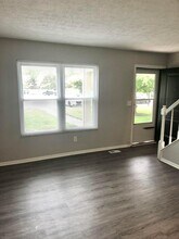 5694 Crossing Ct in Columbus, OH - Building Photo - Building Photo